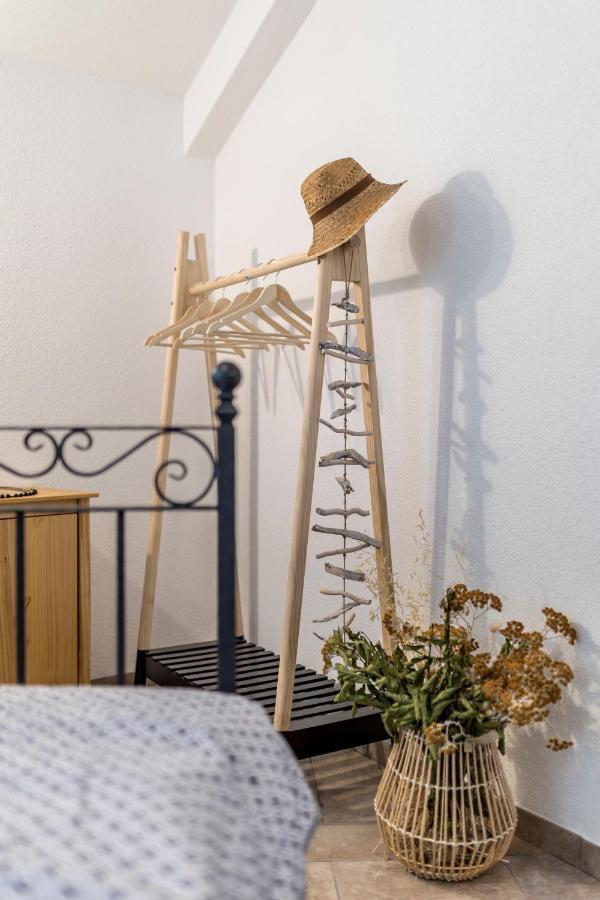 Island Getaway - Heritage House Mirce Екстериор снимка